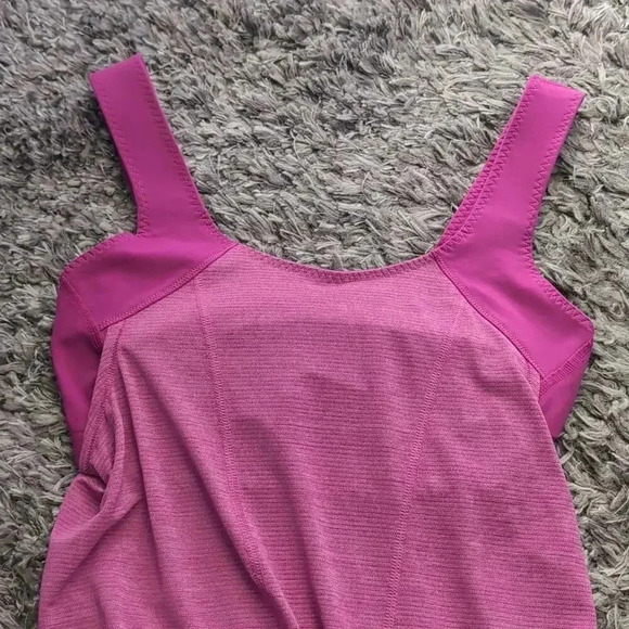 Lululemon Women's tank top with built in sports bra - Picture 6 of 8